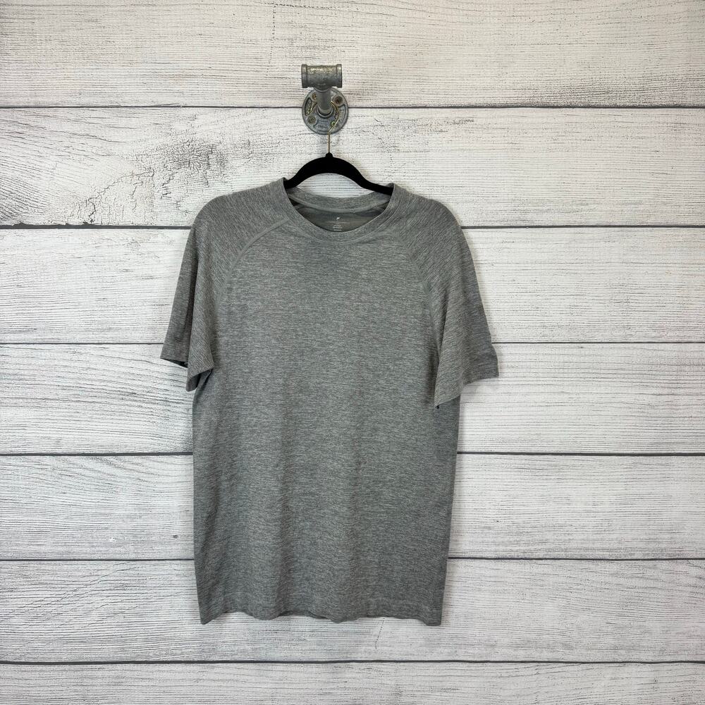 Fabletics Men's Gray Basic Short Sleeve Activewear Tee Size Medium